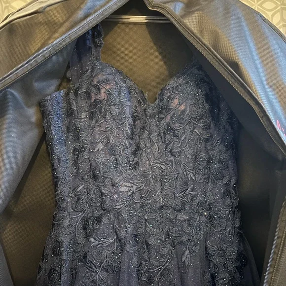 Navy Prom Dress Size 00 with Pockets - Picture 7 of 9